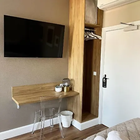 Astoria 3*